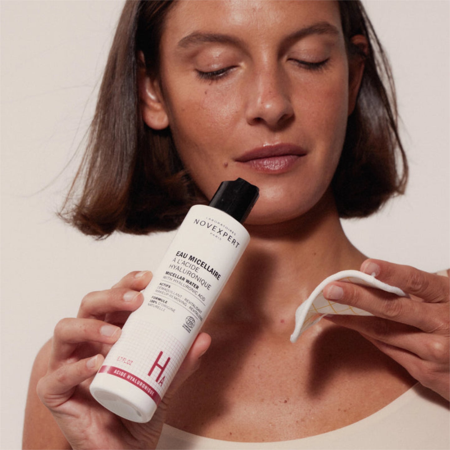 Eau Micellaire à l'Acide Hyaluronique